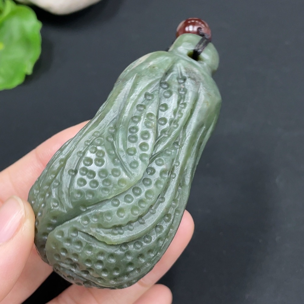 H25902229 Hetian Jade Handheld Carving  White Cabbage