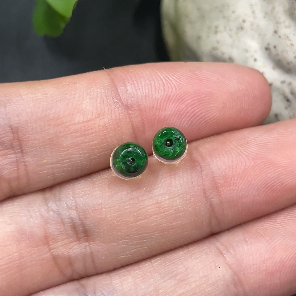 F12385231 Jadeite Ear Studs 18K Gold Setting Total Weight 0.45g