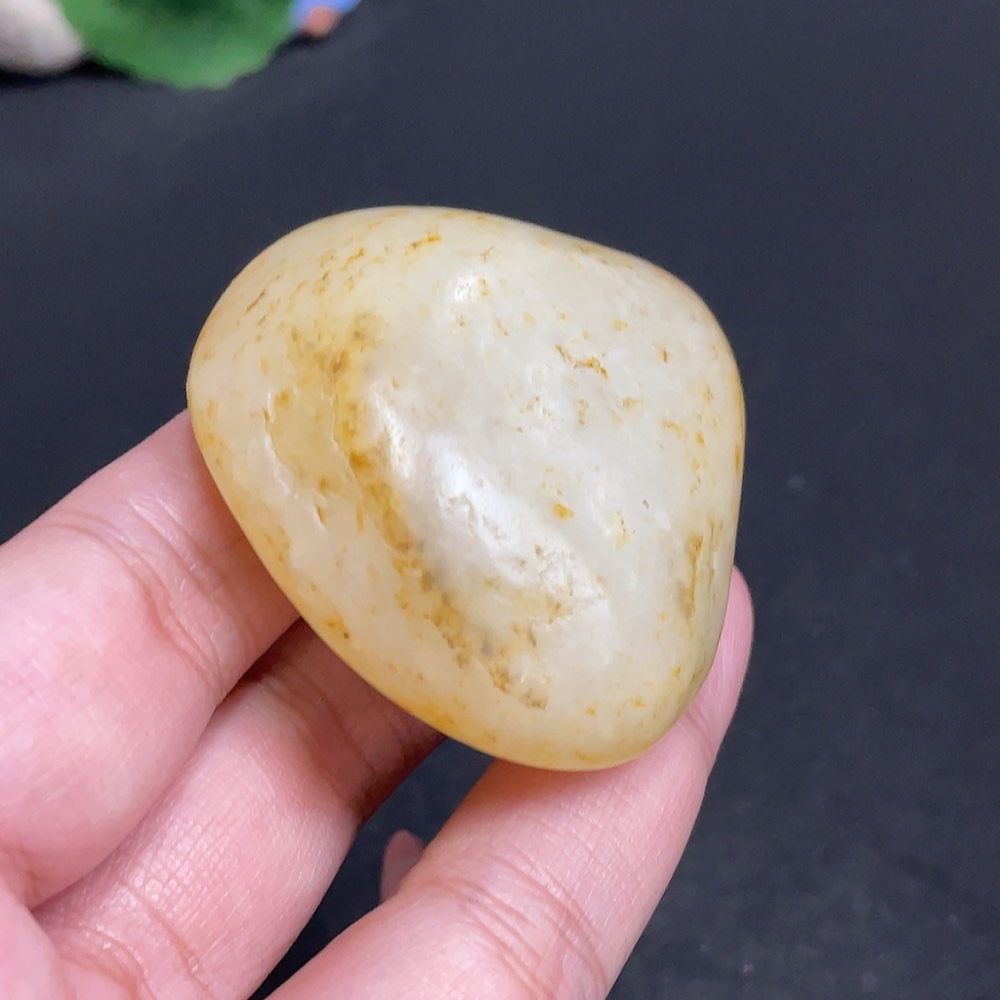 H34055039 Hetian Jade, undetermined origin of skin color, total weight approximately 66.3g