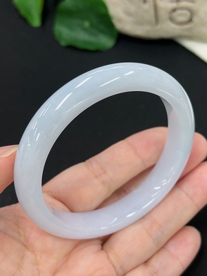 F46545692 翡翠正圈手镯 货品总重约51.2g 58圈口