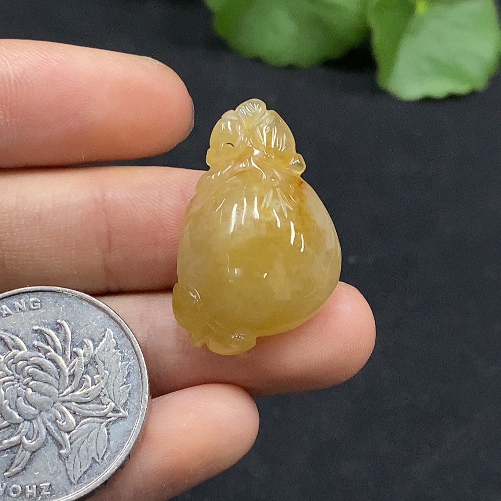 F30498520 Jadeite Pendant, Color Origin Undetermined, Total Weight Approx. 5.85g