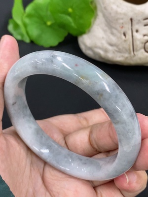 F46597250 翡翠正圈手镯 货品总重约61.4g 58.3圈口
