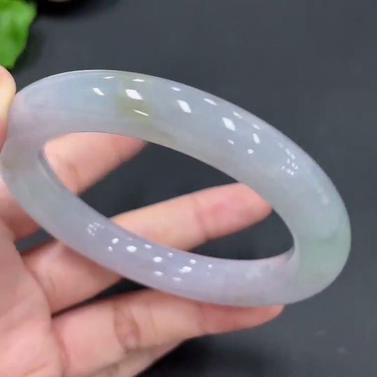 F23602497 Jadeite Round Bangle Size 56.7 Total Weight 69.273g