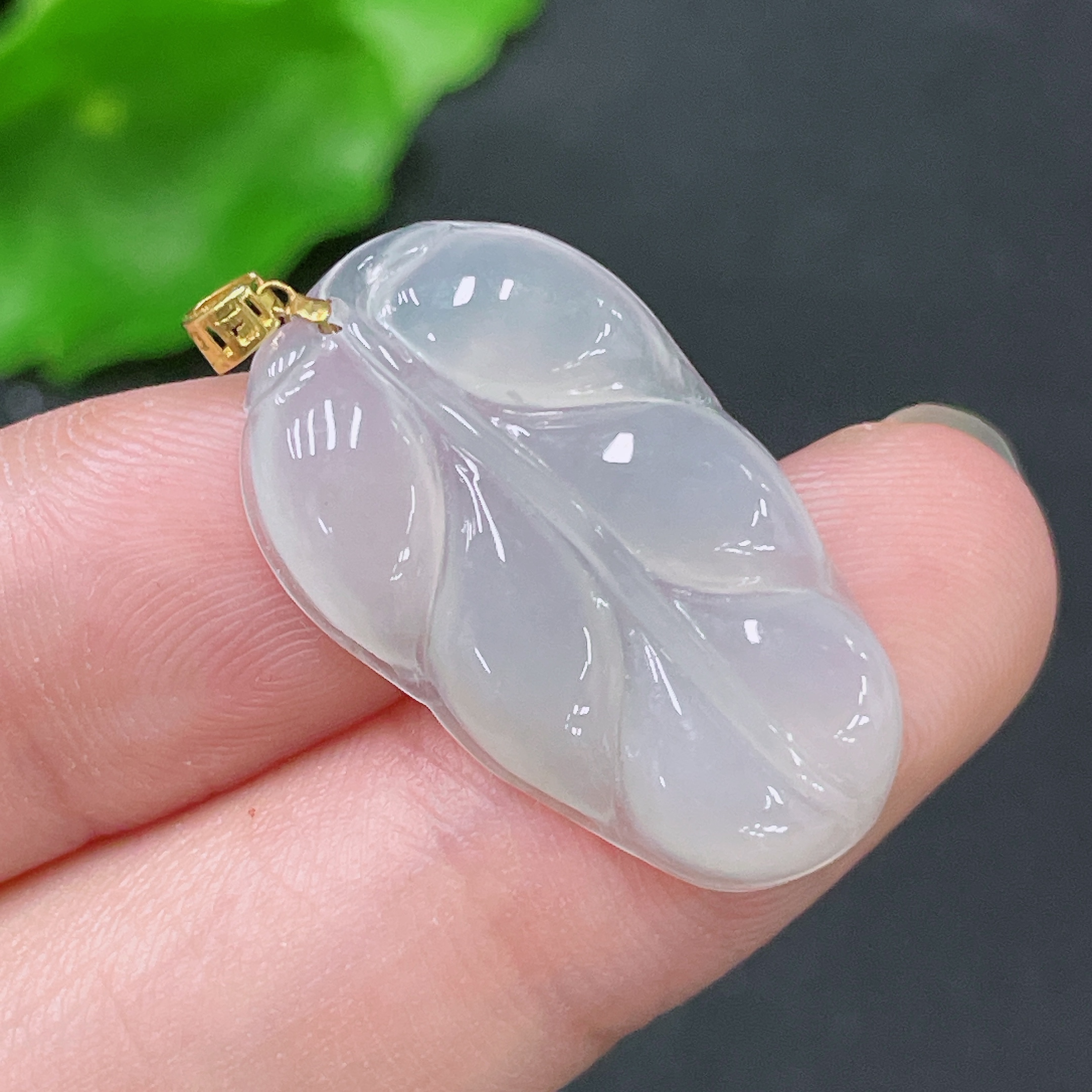 F33894196 Jadeite Leaf Pendant 18K Gold Total Weight Approx. 2.5g