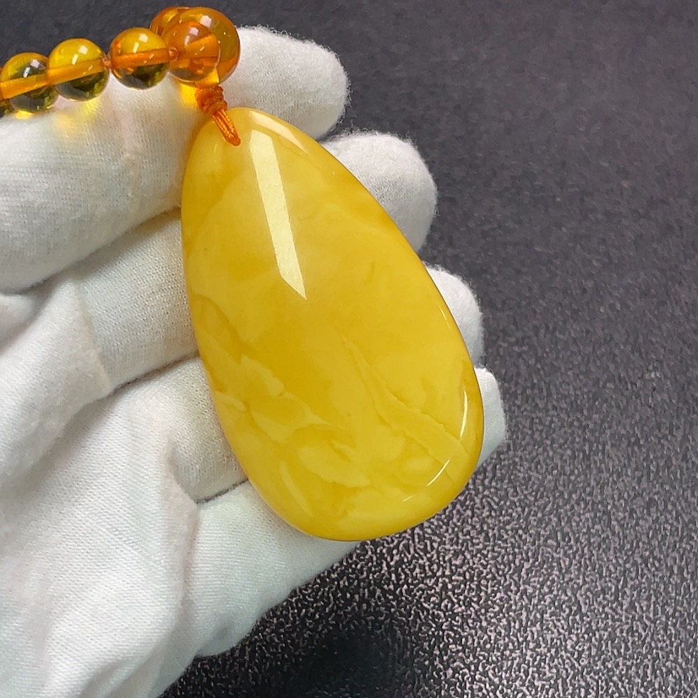 C34989527 Amber Honey Wax Pendant Total Weight Approx. 45.24g with Chain