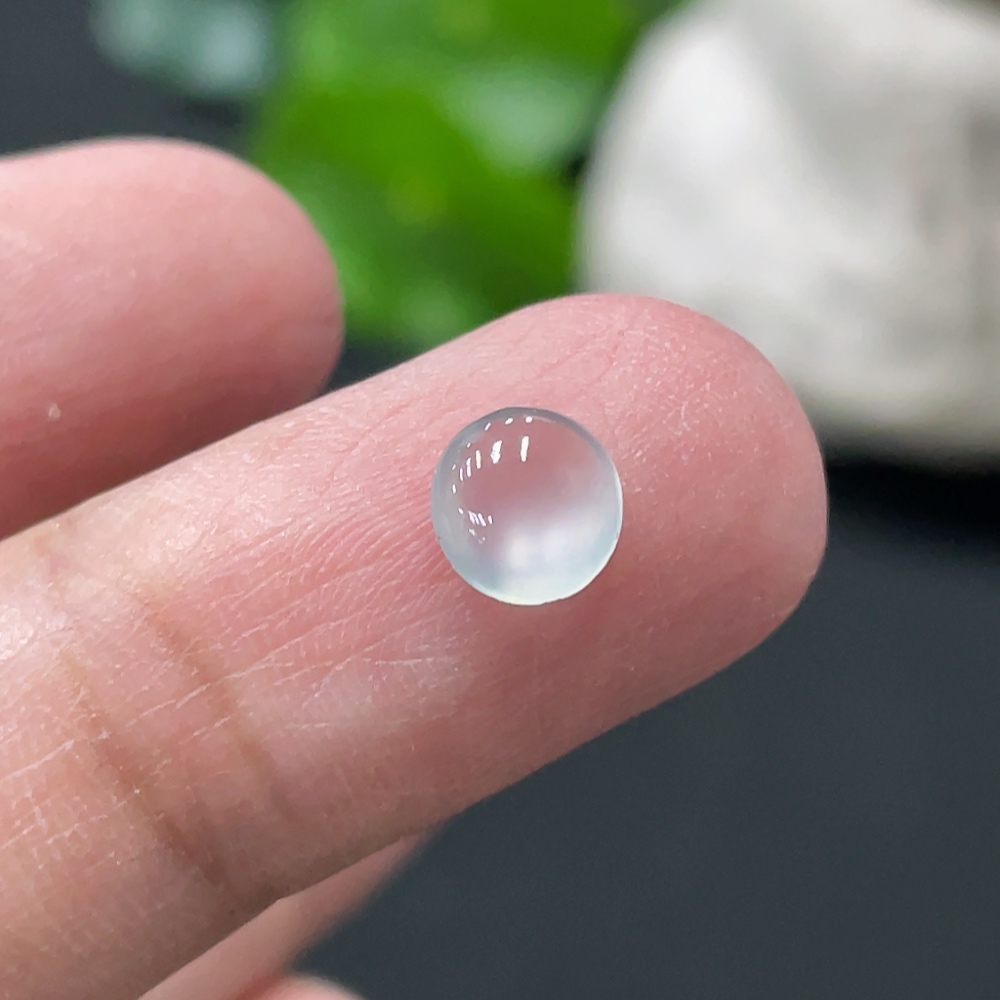 F35146730 Jadeite cabochon, total weight approx. 0.16g