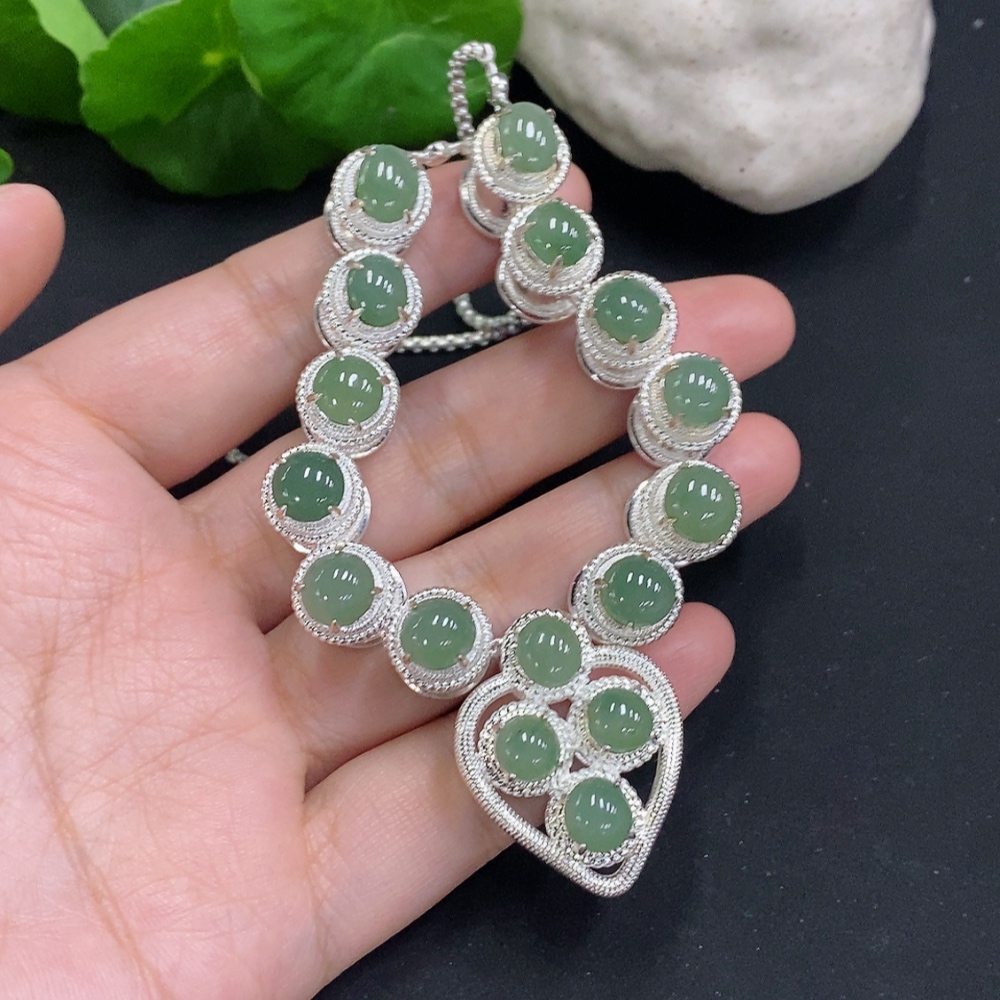 F32775975 Jadeite Cabochon Sell as a Lot No Gold Setting