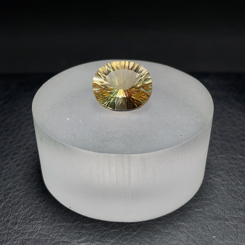 C25913594 Crystal Loose Stone Total Weight about 6.75 Carats