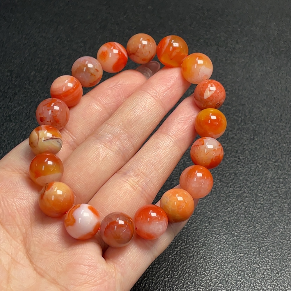 C29370496 Red Agate Bracelet with Visible Organic Matter, Total Weight Approximately 43.41g, Bead Size About 11.7mm