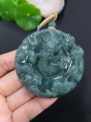 F41934698 翡翠挂件龙牌 货品总约重 含绳69.7g