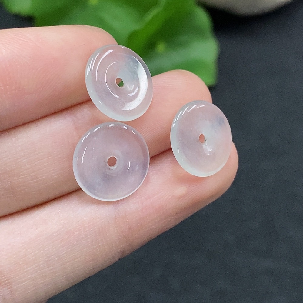 F33895788 Jadeite Peace Knot Sell as a Lot