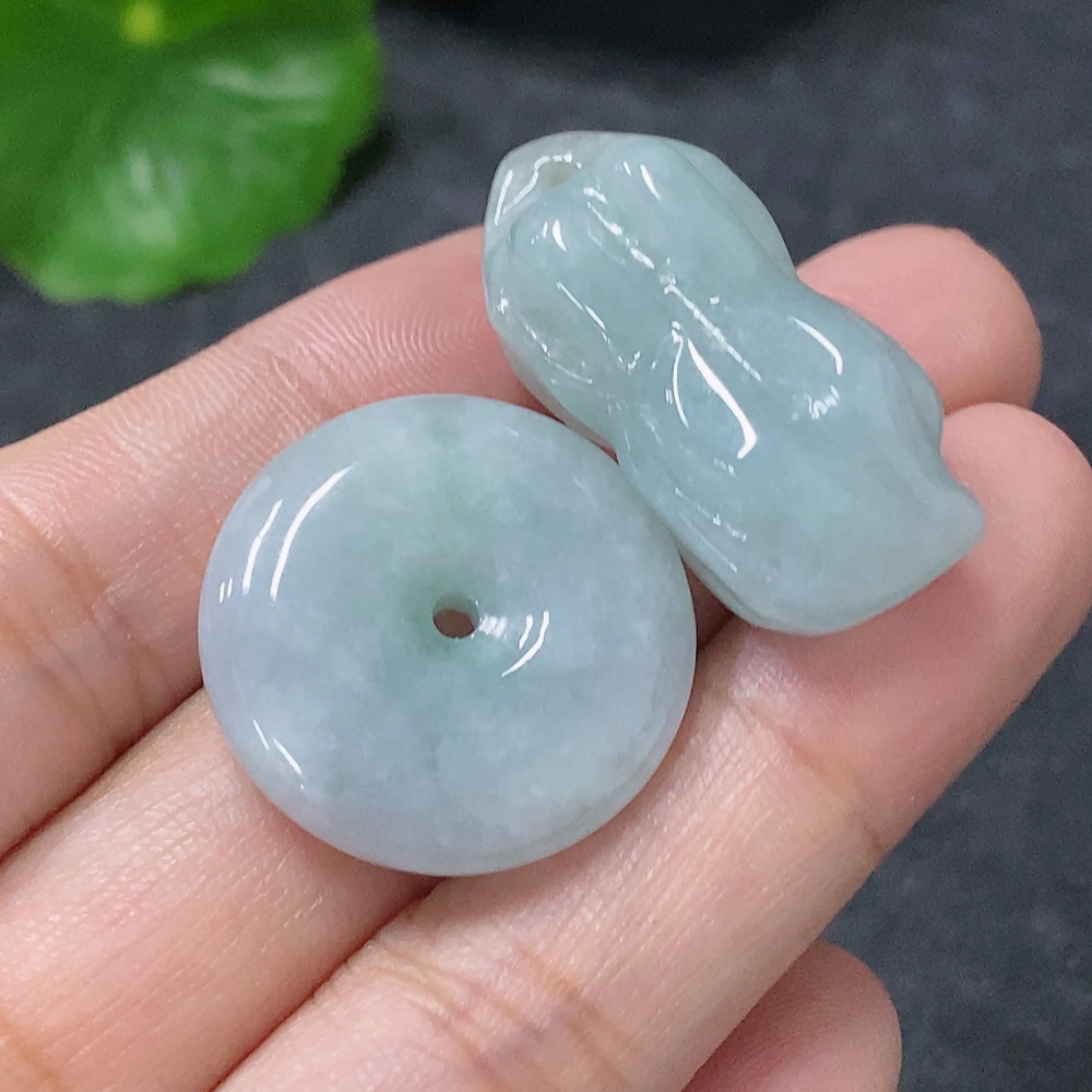 F34976580 Jadeite Pendant Sell as a Lot