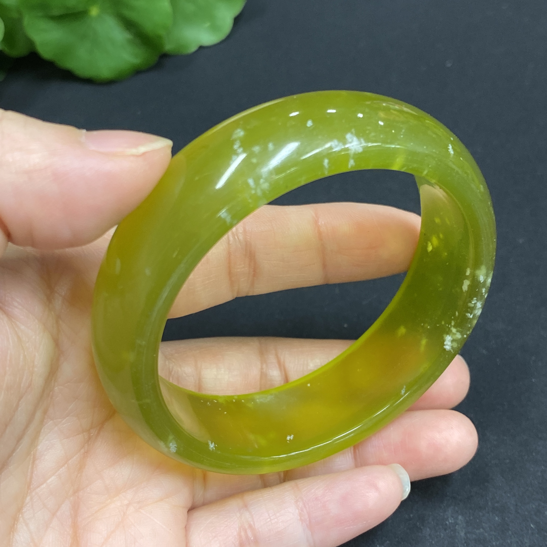 H33860053 Xiuyan Jade (Serpentine Jade) Round Bracelet Size 54.3/54.2 Total Weight Approx. 102.1g