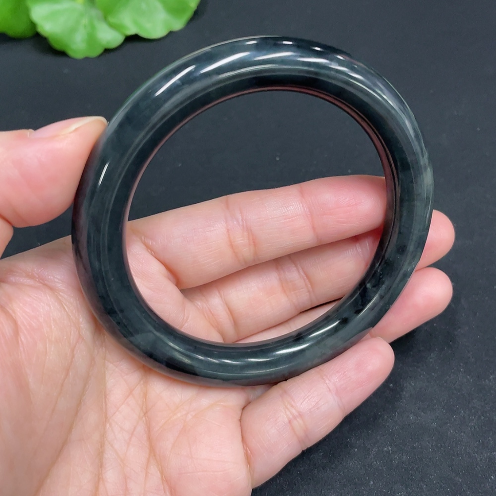 H34072096 Hetian Jade Round Bangle Size 56.4 Total Weight Approx. 43.3g