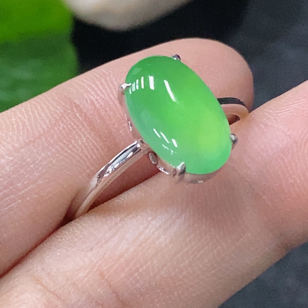 F33930208 Jadeite Ring with 18k Mounting Size 19 Total Weight Approx. 3.45g