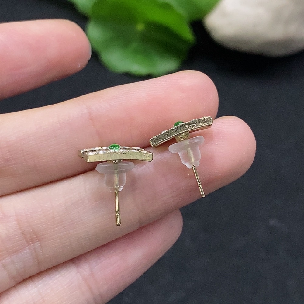 F34057136 Jadeite cabochon inlay piece, non-gold setting, total weight approx. 1.5g