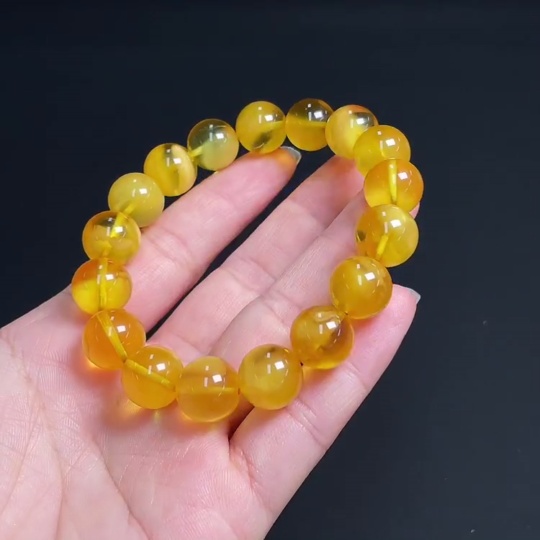 C23681438 Amber Beeswax Bracelet Total Weight Approx. 17.57g Size About 11.9mm