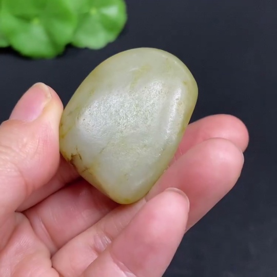 H32703078 Hetian Jade, total weight approx. 32.8g, undetermined skin color origin