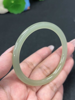 H46521520 和田玉圆条手镯 圈口55.2 货品总重约15g