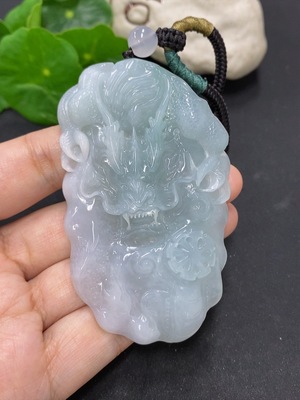 F42971450 翡翠龙腾四海挂件 货品总重量约72.8克（含绳重）配珠非翡翠
