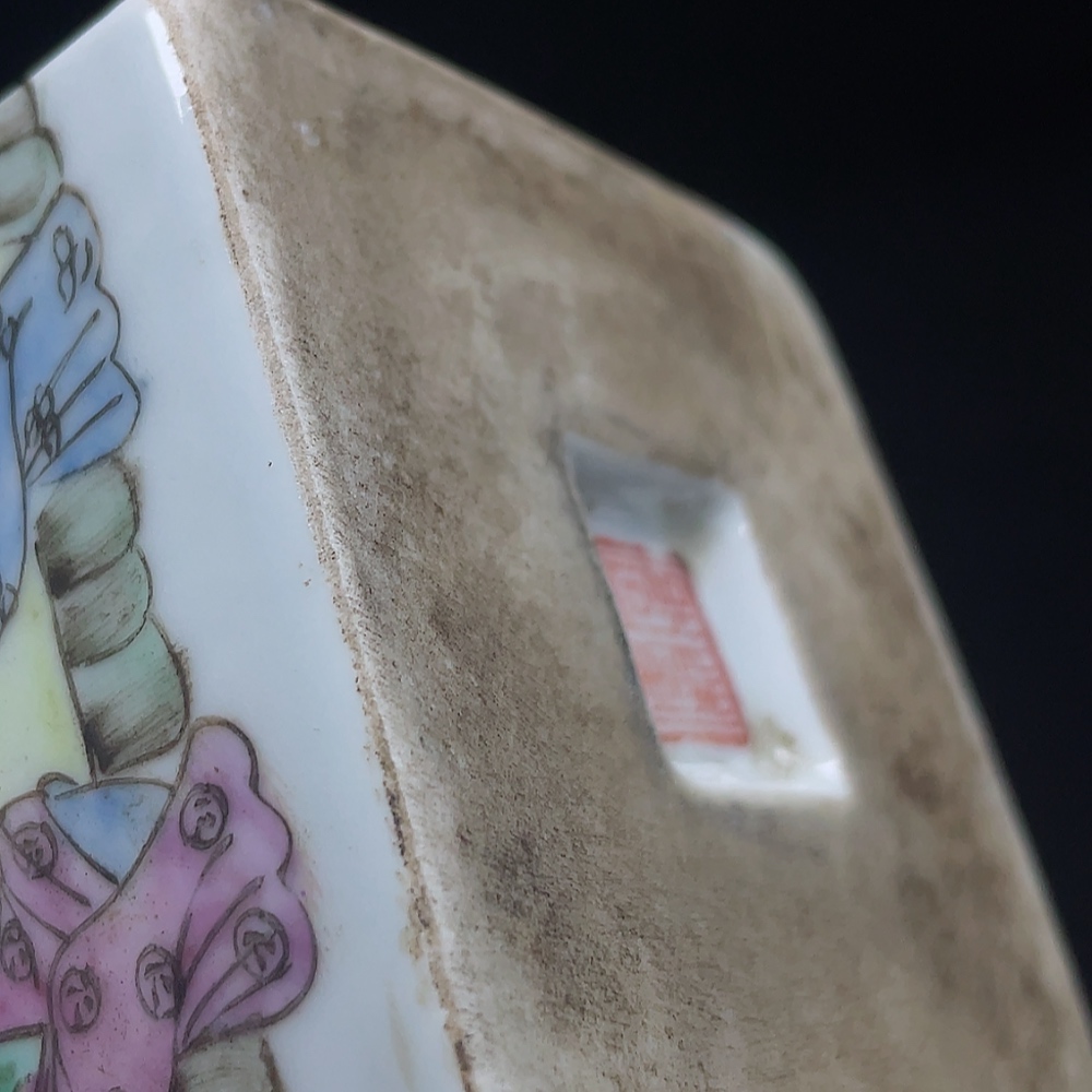 W33937587 Porcelain, Mint Condition, Modern Painted Figural Covered Box, Size as per Actual Item