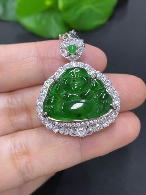F46594062 翡翠佛公挂件 非金 货品总重量约10.6克（含链子）配珠非翡翠