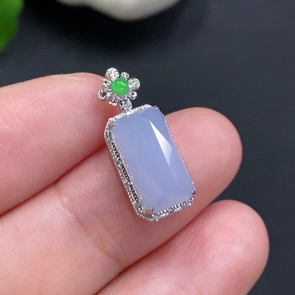 F33933563 Jadeite Inlaid Pendant 18k Gold Total Weight Approx. 2g