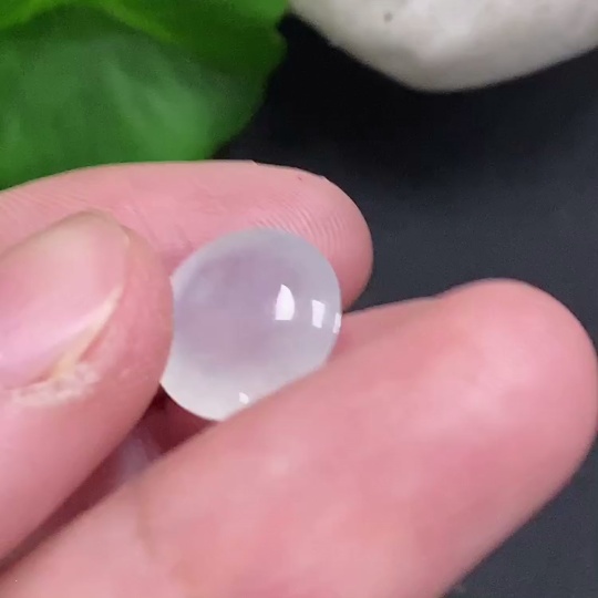 F34050194 Jadeite cabochon, total weight approx. 1.1g