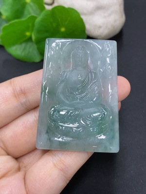 F46593838 翡翠大日如来挂件 货品总重量约26.4克