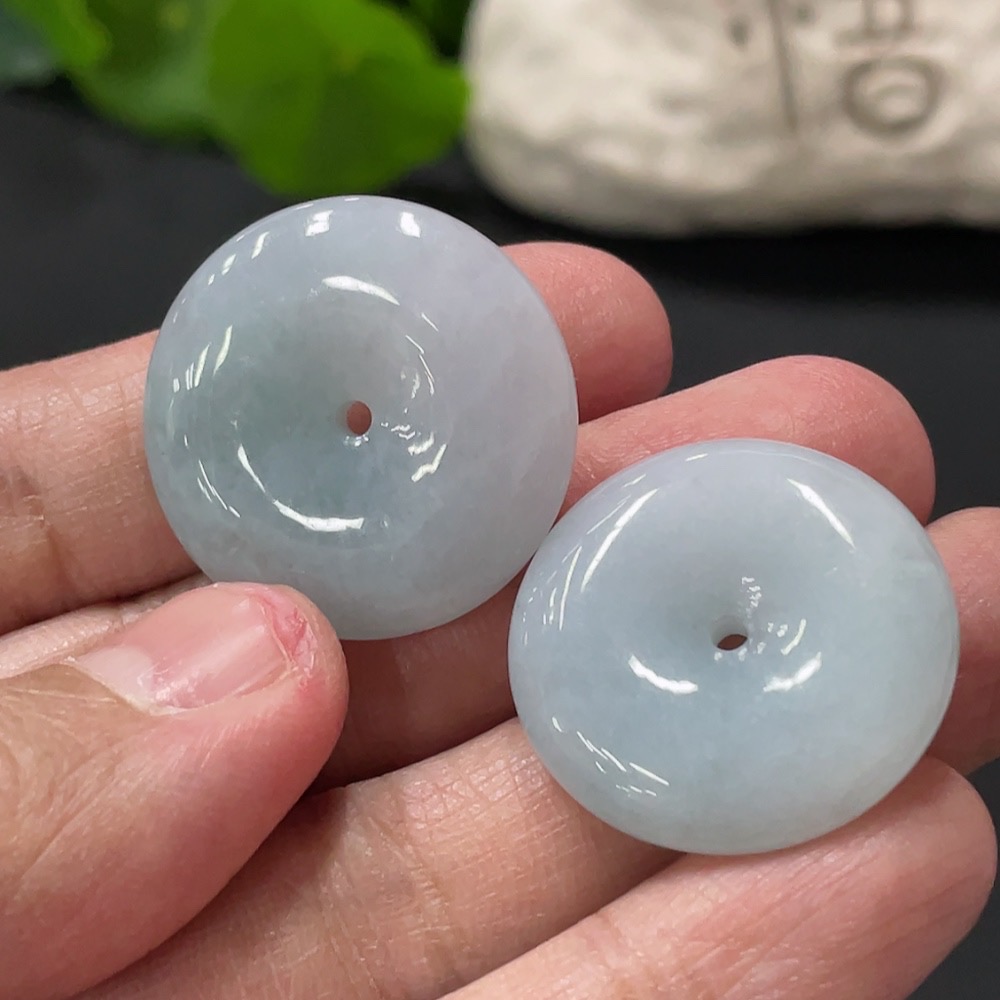 F33876091 Jadeite Pendants Sell as a Lot