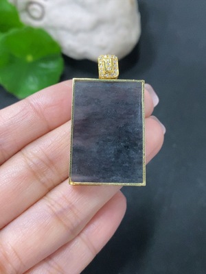 F34999158 Jadeite Plain Pendant with 18k Gold and Diamond Accents, Total Weight Approx. 10.24g