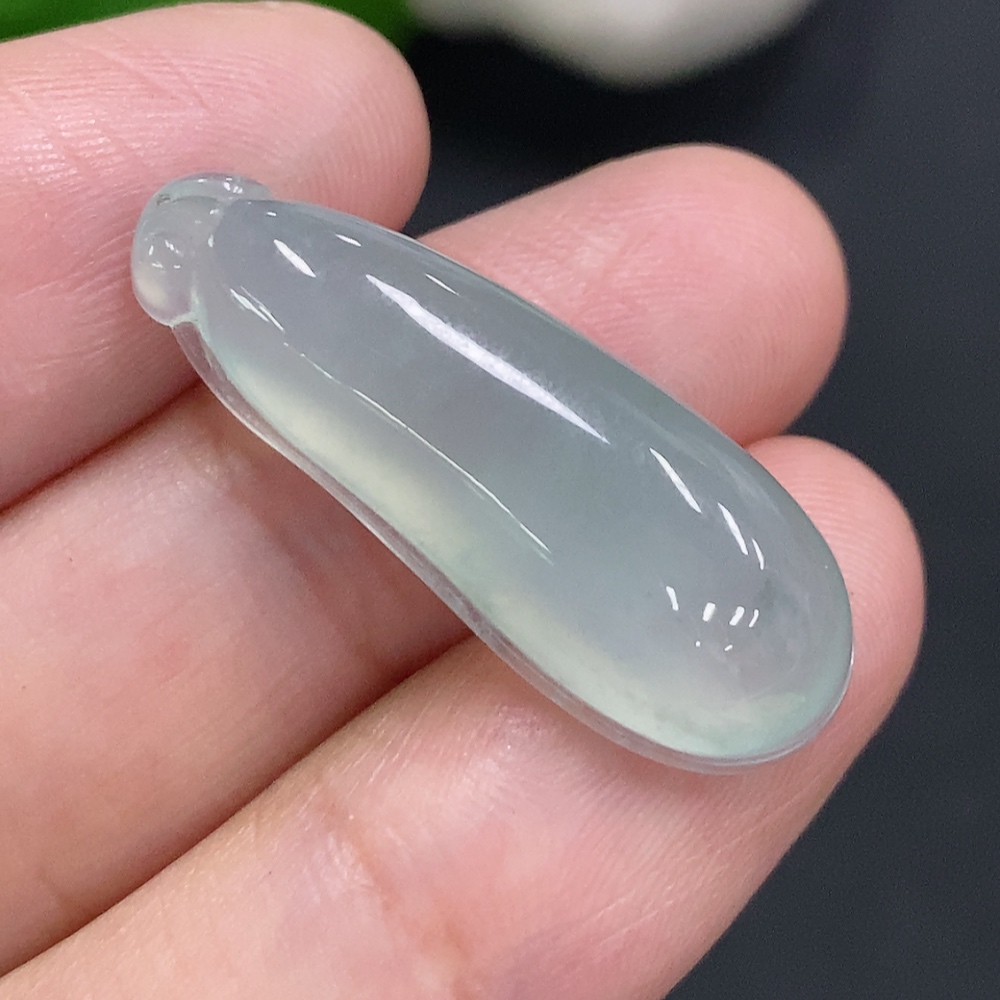 F34000522 Jadeite Blessing Melon Pendant with a total weight of approximately 4.1 grams