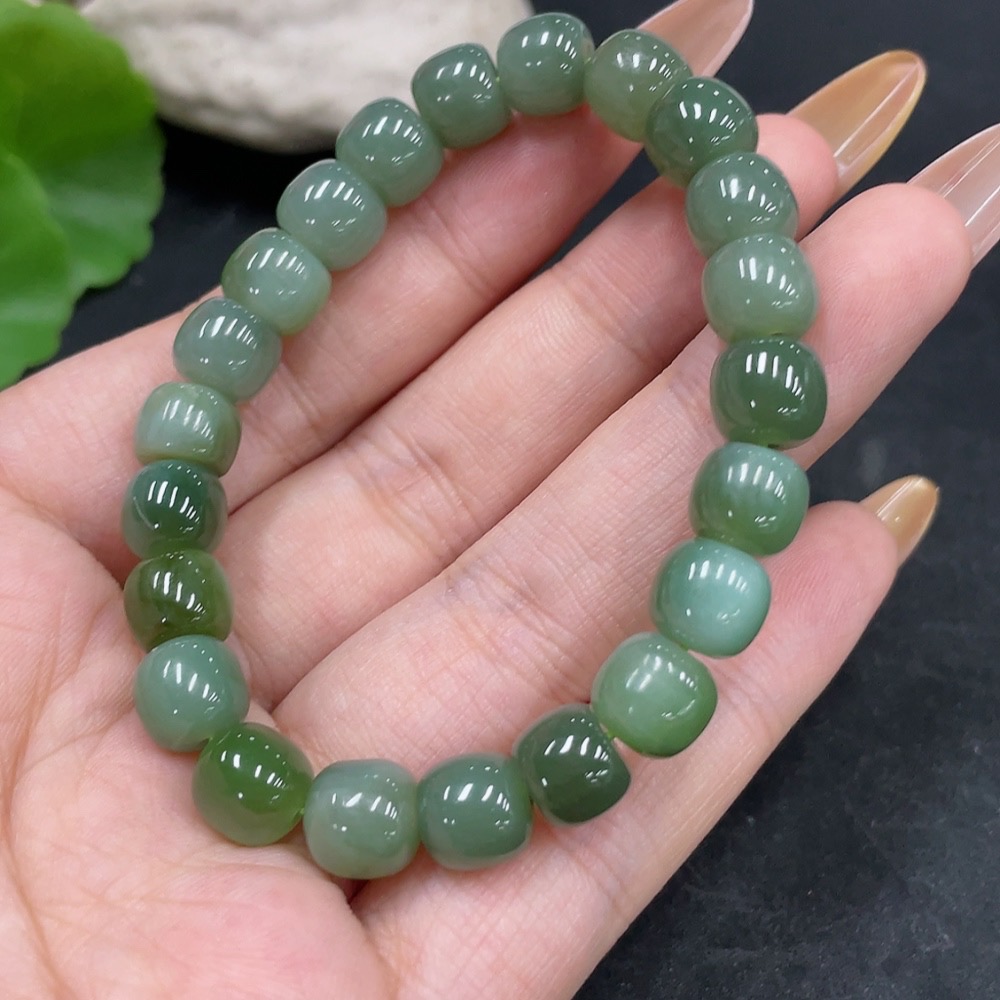 H31671298 Hetian Jade Bracelet  8.2mm approx.  Total Weight Approx. 22.3g