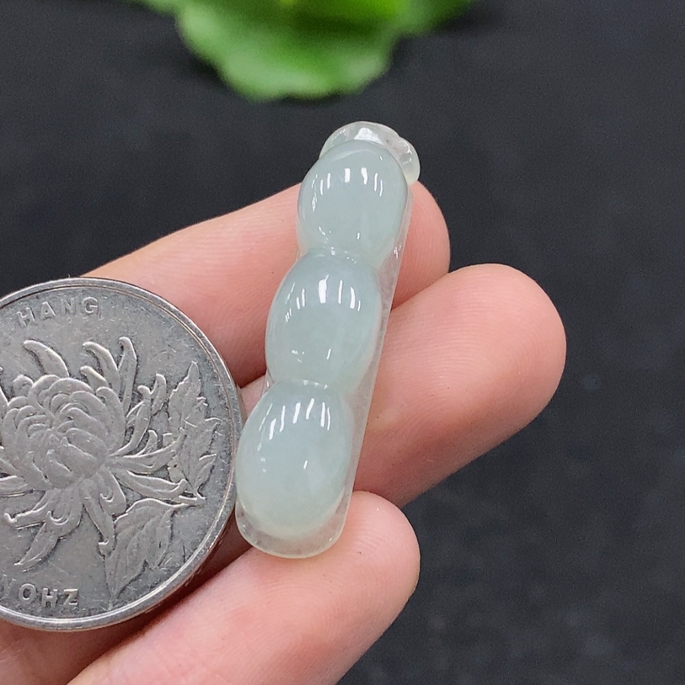 F34964582 Jadeite Lucky Bean Pendant Total weight approx. 4.77g