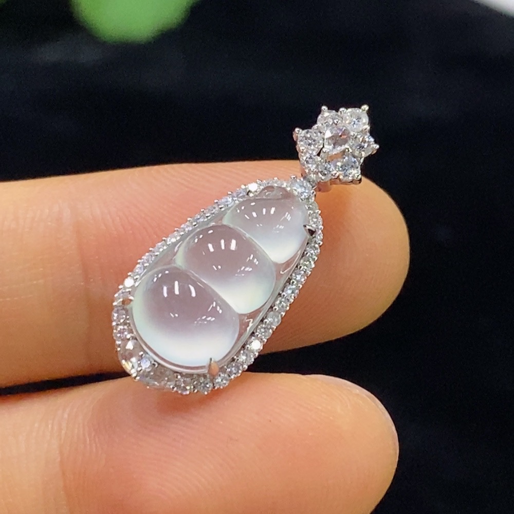 F34974227 Jadeite Auspicious Bean Pendant Set in 18k Gold with Diamond Accents, Total Weight Approximately 2.3g