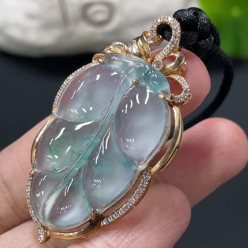 F28229329 Jadeite Leaf Inlay Pendant Main Inlay Au Approx. 73% Non-Diamond Total Weight Approx. 10.1g