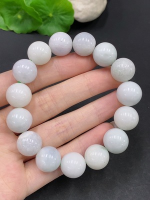F27143913 翡翠手串 卡13.5mm左右  货品总约重66.64g