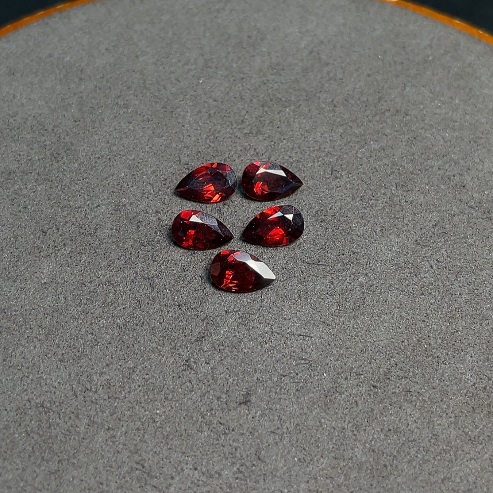 C33920770 Garnet Rough Stone Total Weight Approx.4.69Ct Sell as a Lot