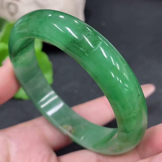 H32776689 African Emerald (Dulong Jade)