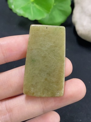 F46572433 翡翠无事牌挂件 货品总重约6.86g