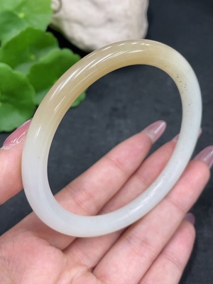 H33884993 Hetian Jade Round Bangle, Size 62.3, Total Weight Approx. 30.7g, Containing Other Mineral Components