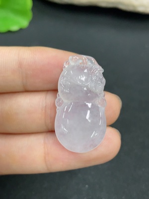 F46515927 翡翠葫芦挂件 货品总重约6.16g