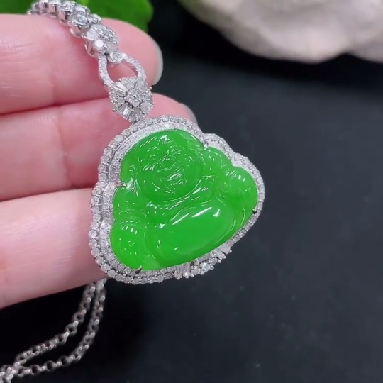 F30453075 Jadeite Buddha Inlaid Pendant 18K Gold Total Weight Approx. 21.6g (Including Chain)