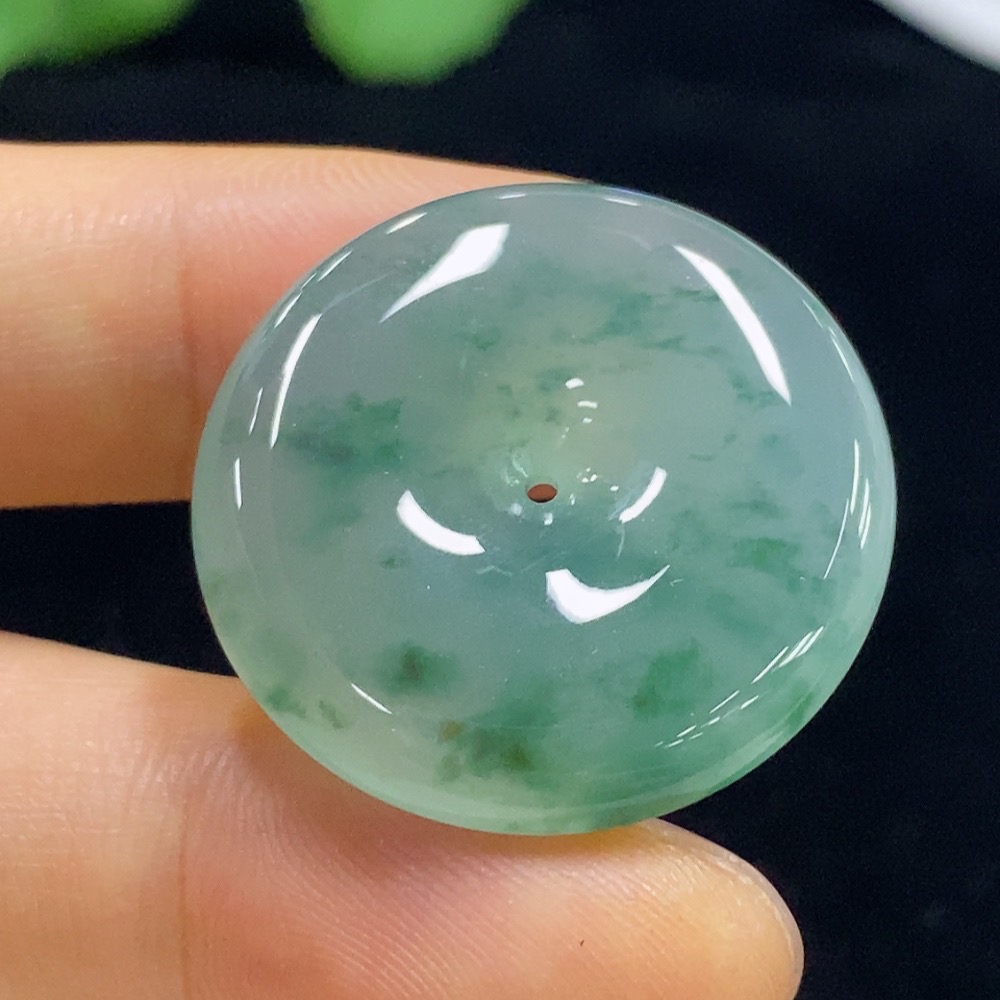 F35135177 Jadeite Peace Knot Pendant, Total Weight Approximately 9.58 Grams