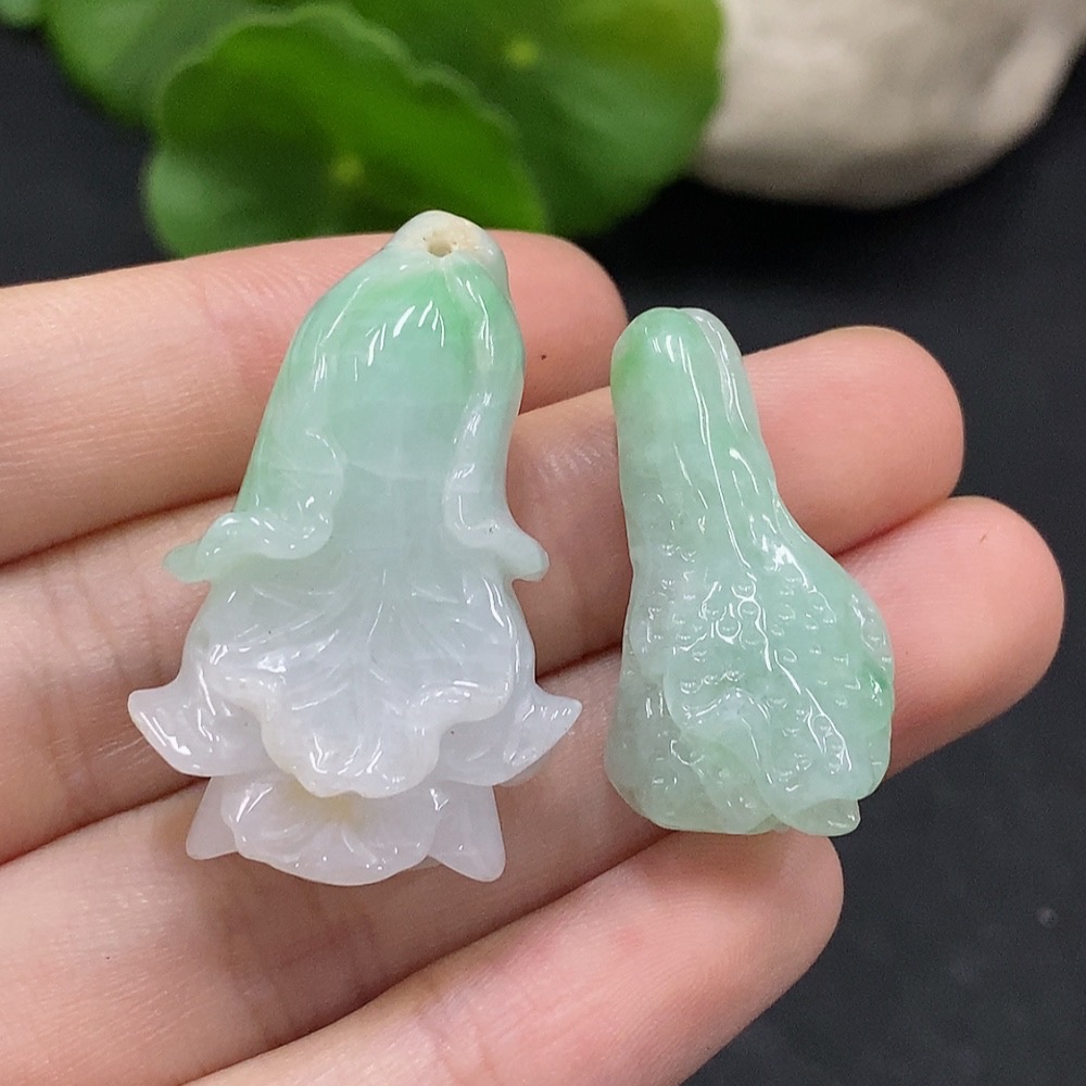 F33946586 Jadeite Pendant