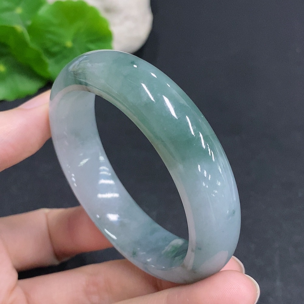 F33940425 Jadeite Round Bangle, Total Weight Approximately 56g, Size 51