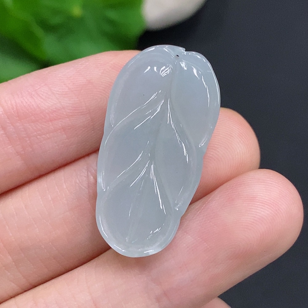 F32757205 Jadeite Leaf Pendant Total Weight Approx. 4.6g