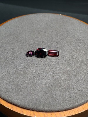 C32815384 Garnet loose stone Total weight approx. 7.52ct Sell as a Lot