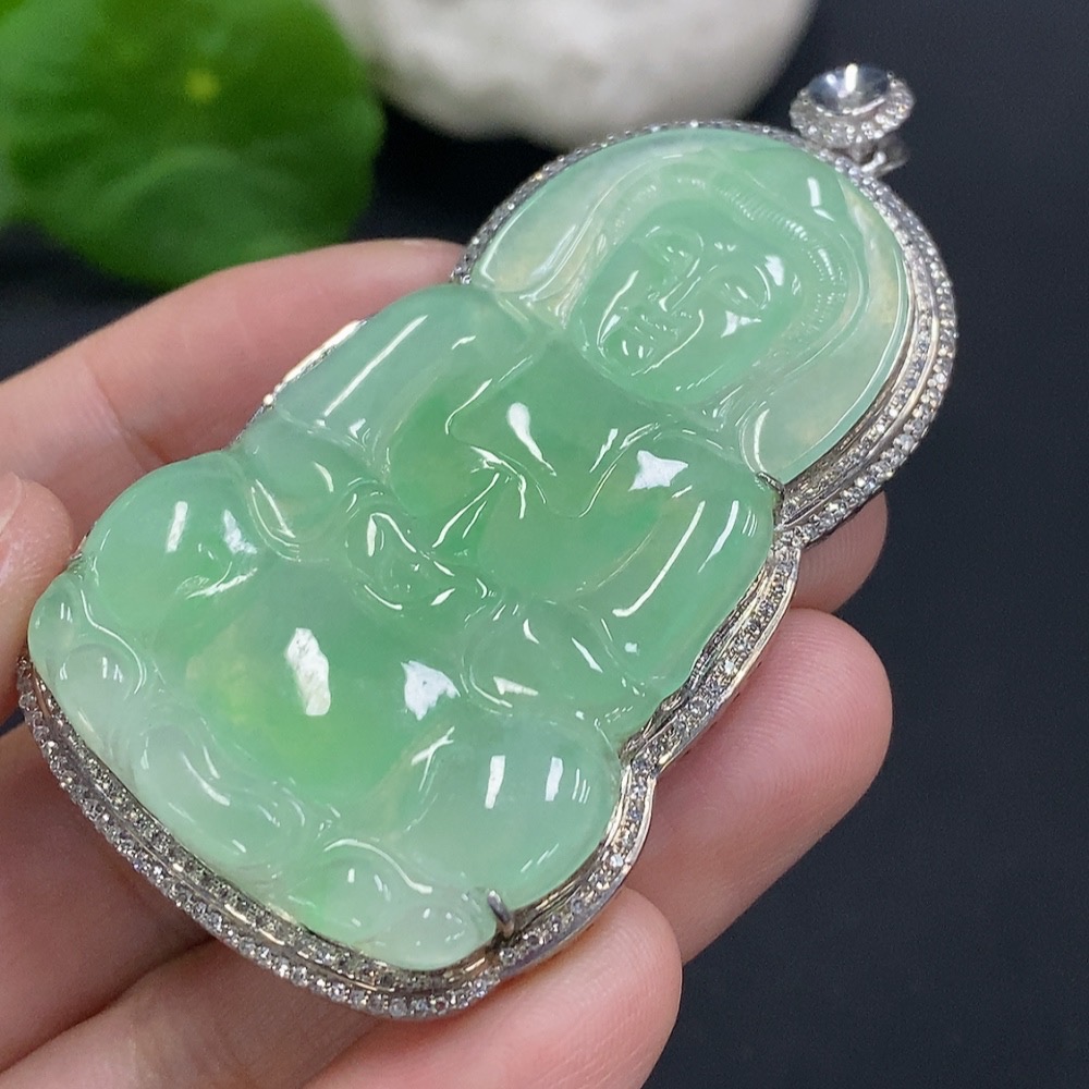 F33883557 Jadeite Guanyin Pendant in 18K Gold with Diamond Accents, Total Weight Approximately 18g