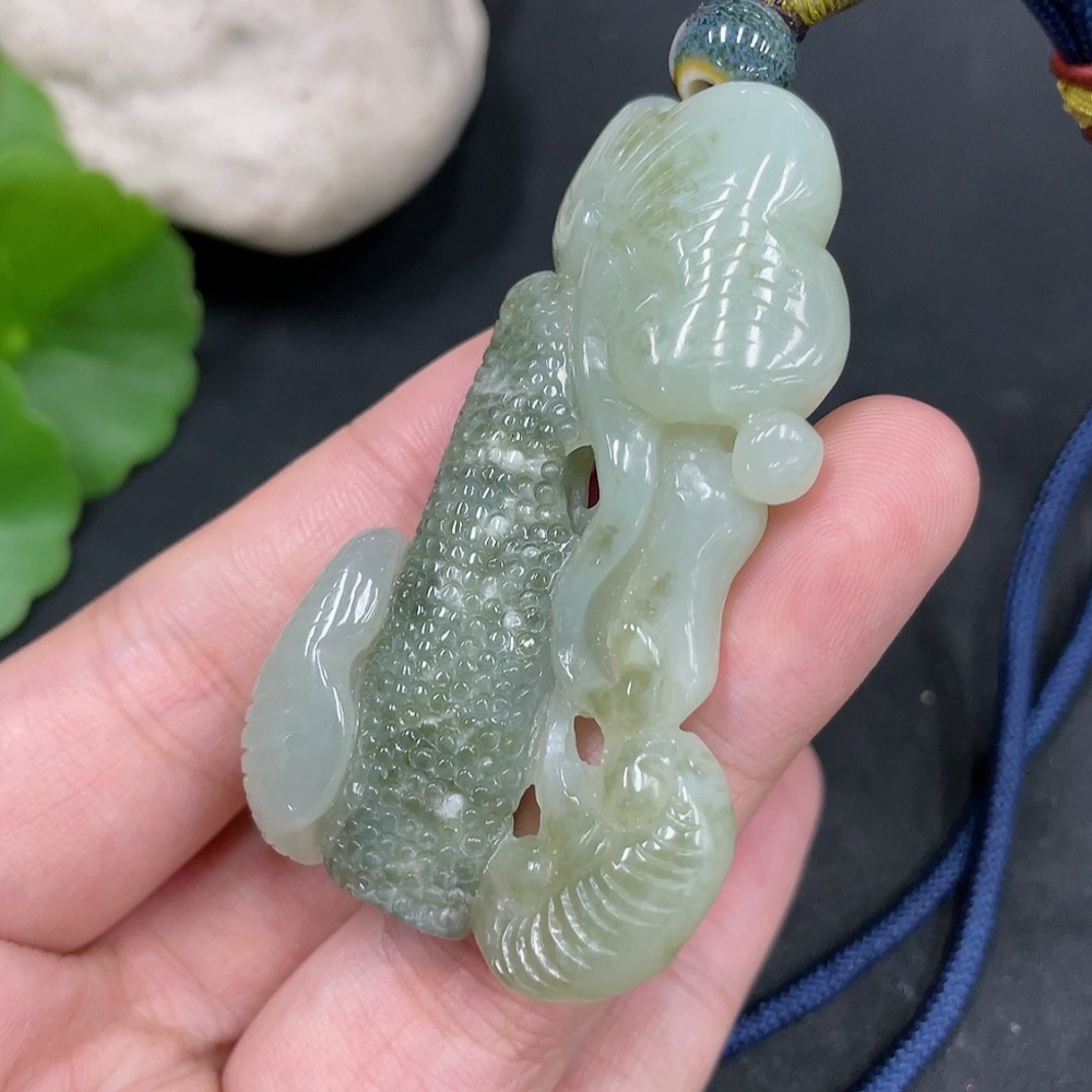 H31636539 Hetian Jade Pendant Ruyi